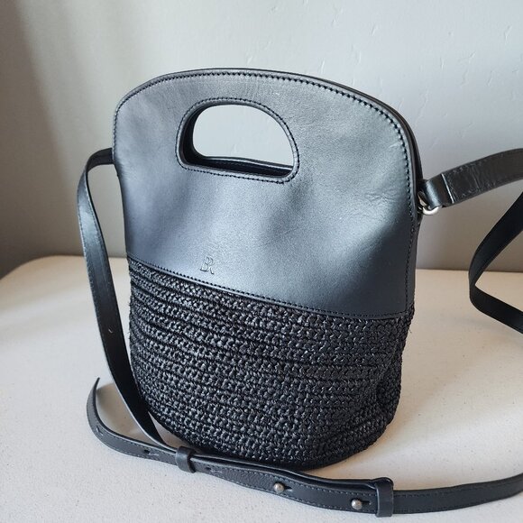 Banana Republic Bucket/Crossbody "LIKE NEW" - Picture 13 of 16